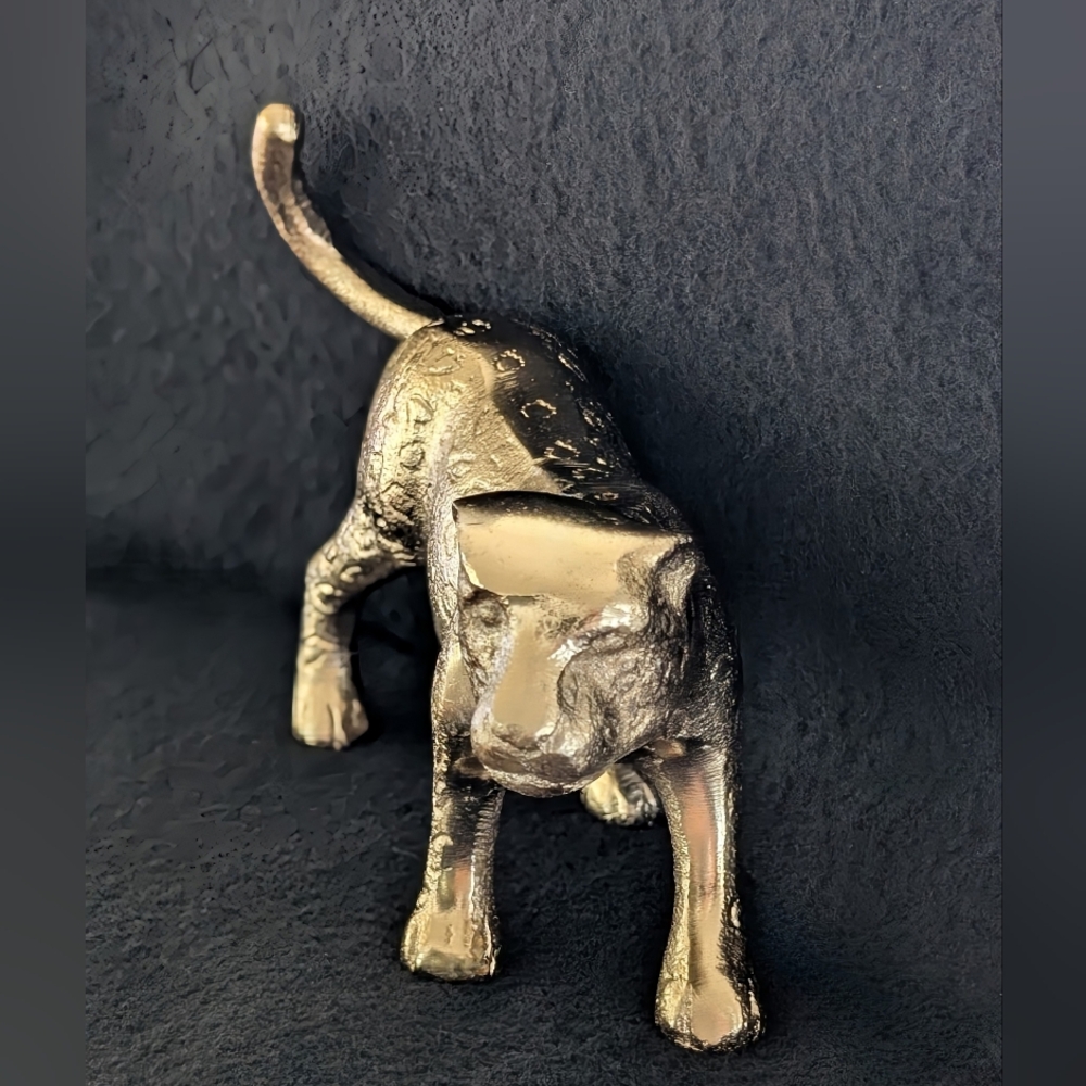 LEOPARD FIGURINE. BRASS.